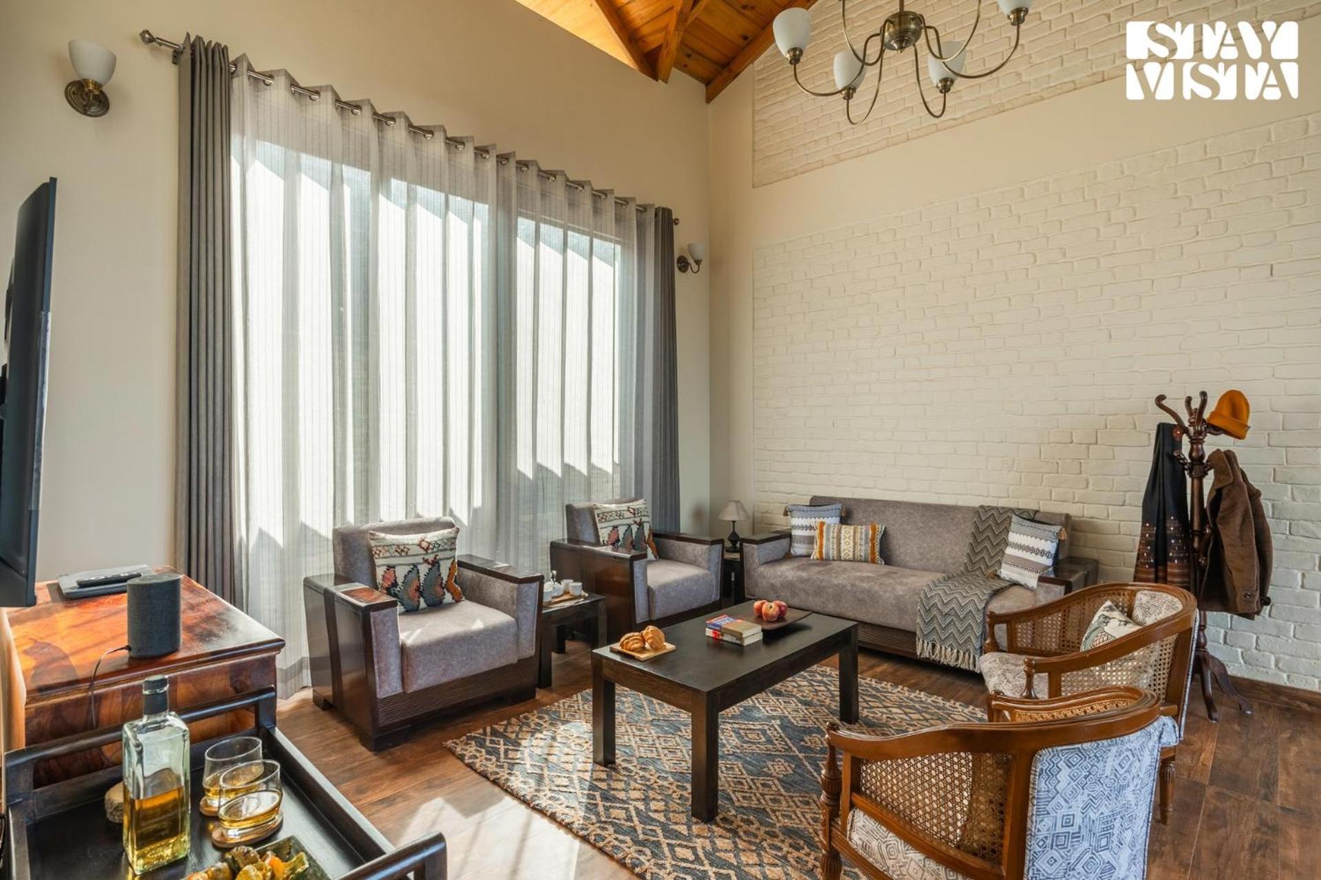 Stayvista At Amulyam Villa With Lawn & Bonfire 穆克缇斯瓦 外观 照片