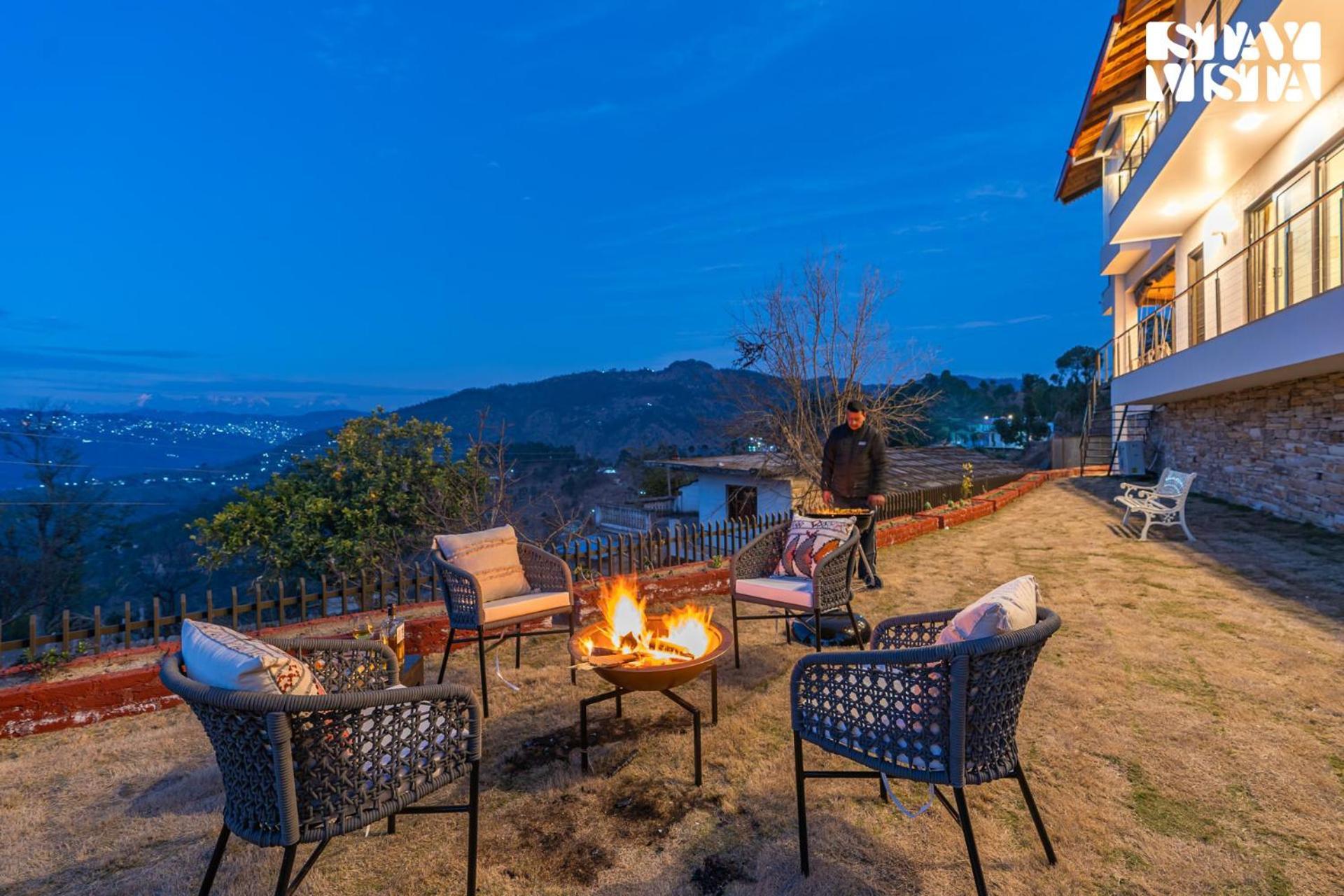 Stayvista At Amulyam Villa With Lawn & Bonfire 穆克缇斯瓦 外观 照片